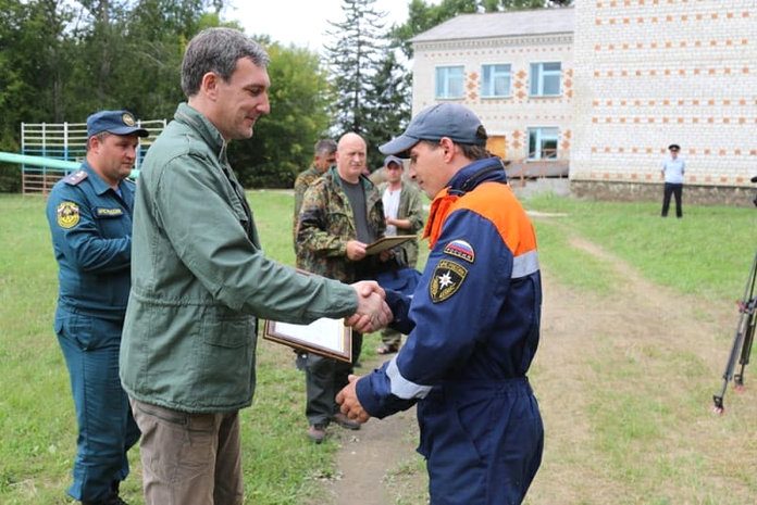 Губернатор Приамурья поблагодарил спасателей за выполнение гуманитарной миссии