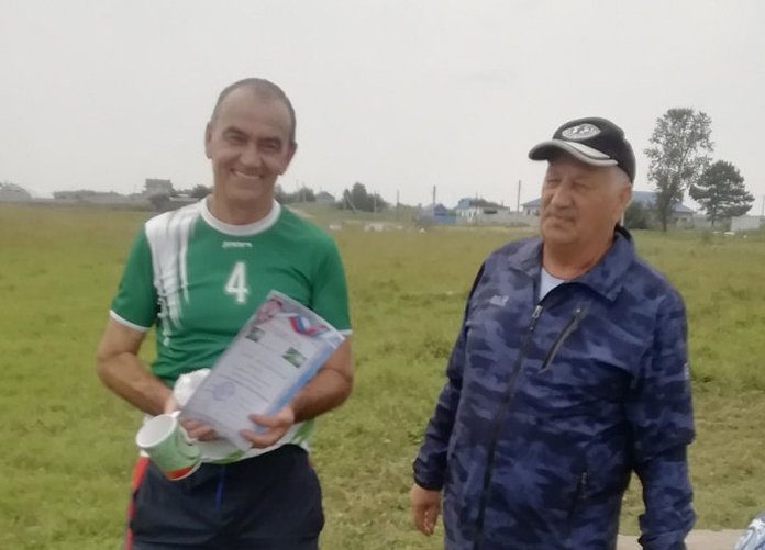 Сборная ветеранов футбола Свободненского района выиграла кубок мемориального турнира в Сычёвке