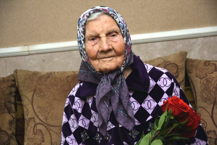 Глава города поздравил 103-летнюю жительницу Свободного