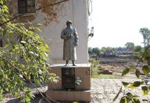 Памятники возле здания бывшего Дома офицеров в Свободном будут демонтированы