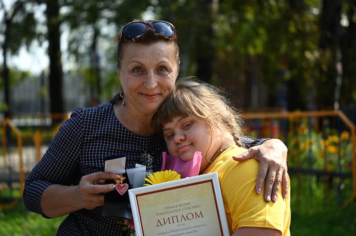Активистку из Свободного наградили медалью «Родительское Спасибо»
