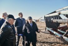 Замминистра сельского хозяйства РФ изучает мнение амурских аграриев