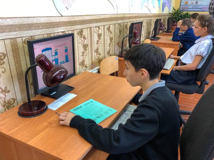Школы Амурской области подключают к высокоскоростному интернету