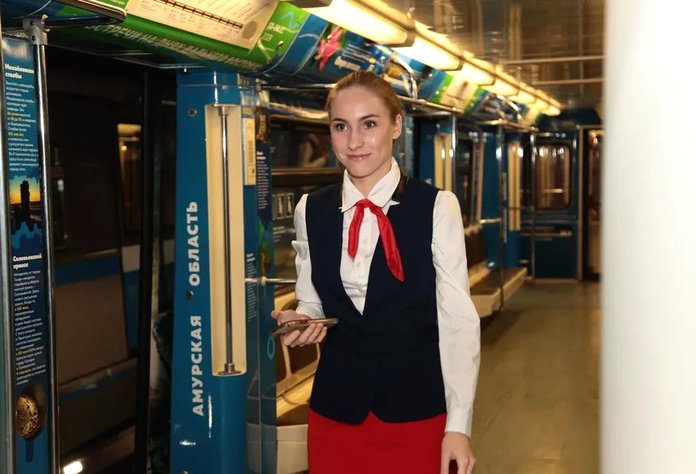 Пассажиры московского метро узнают о вакансиях на масштабных стройках Приамурья
