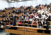 Стипендию российских студентов могут увеличить до уровня МРОТ