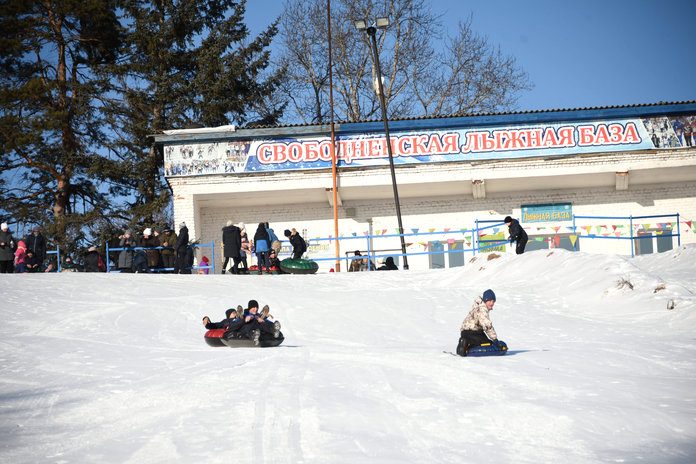 Лыжная база в Свободном открыла сезон перед большим снегопадом