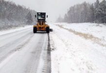 Дороги Приамурья расчищают от снега и наледи в усиленном режиме с 5 утра