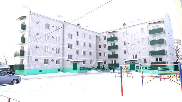 Переселенцы из ветхого жилья в Свободном получат в новостройке квартиры с натяжными потолками