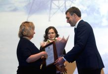 Амурских энергетиков накануне профессионального праздника поздравил губернатор