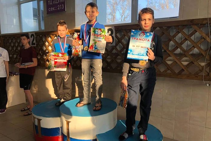 Юные пловцы Свободного и Белогорска участвовали в первенстве на призы Деда Мороза