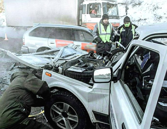 На подъезде к Свободному в дорожной аварии пострадали семь человек