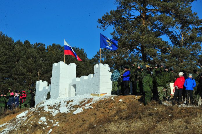 Амурские юнармейцы готовятся к штурму снежной крепости в свободненской Новоивановке