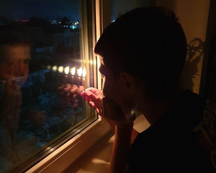 Свечи памяти зажглись в окнах свободненцев