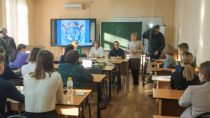 Школьники Приамурья соревнуются в знании русского языка