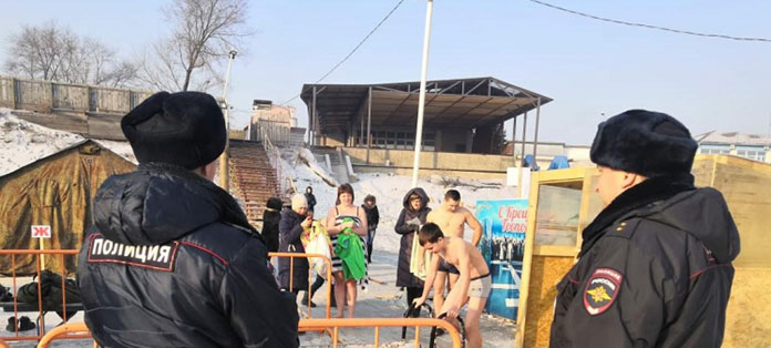 Амурские полицейские обеспечили охрану общественного порядка во время праздника Крещения Господня