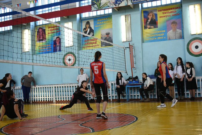 Гимназисты Свободного провели XX волейбольный турнир памяти учителя