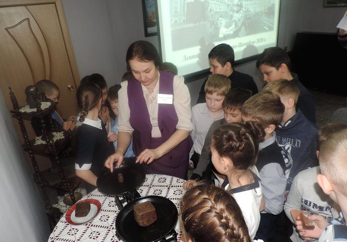 Более 450 свободненских школьников посетили музейные уроки «Подвиг Ленинграда»