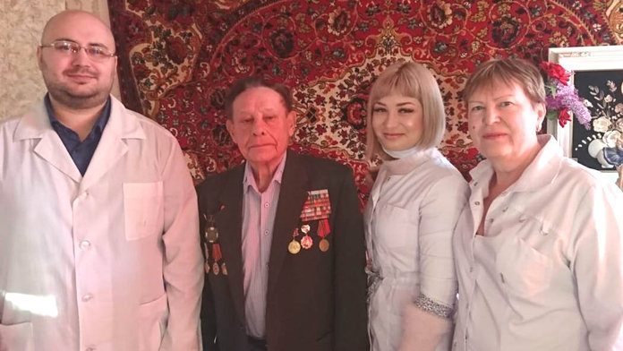 Амурские медики проводят выездную диспансеризацию ветеранов Великой Отечественной войны