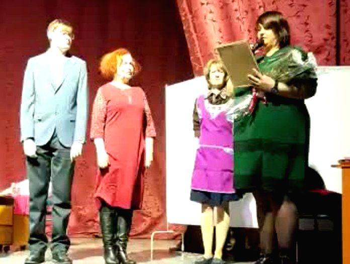 Свободненский театр «Реверанс» дал благотворительный спектакль в Шимановске