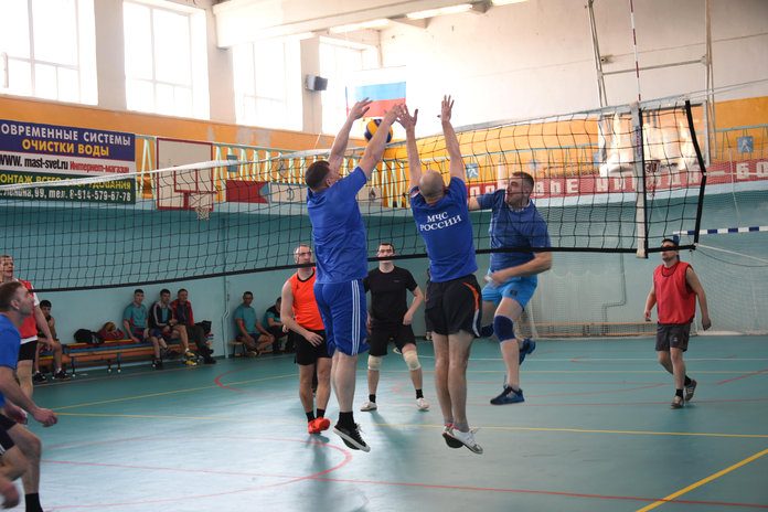 Свободненские пожарные-волейболисты завоевали «серебро» на областном турнире