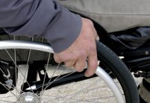 В России ввели штрафы за дискриминацию инвалидов и пенсионеров