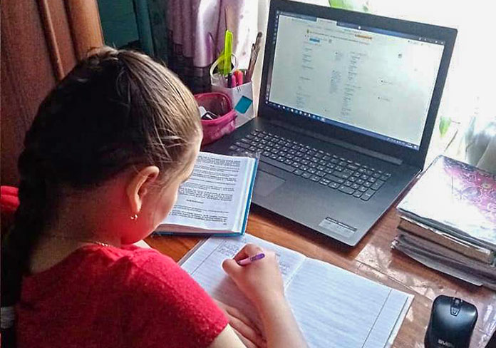 Для дистанционного обучения школьников амурские педагоги используют современные технологии