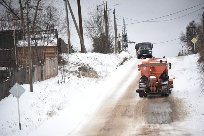 Вся спецтехника вышла на уборку свободненских дорог после обильного снегопада