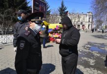 Полицейские Приамурья продолжают проверки соблюдения масочного режима
