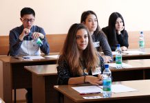 Глава Приамурья Василий Орлов: «Губернаторские стипендии помогают детям стать успешнее в учёбе»
