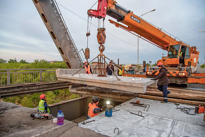 Для завершения аварийно-восстановительных работ мост через Зею полностью закроют на два дня