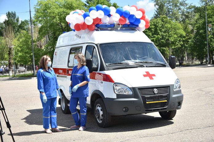 Свободненская больница получила в подарок три автомобиля скорой помощи
