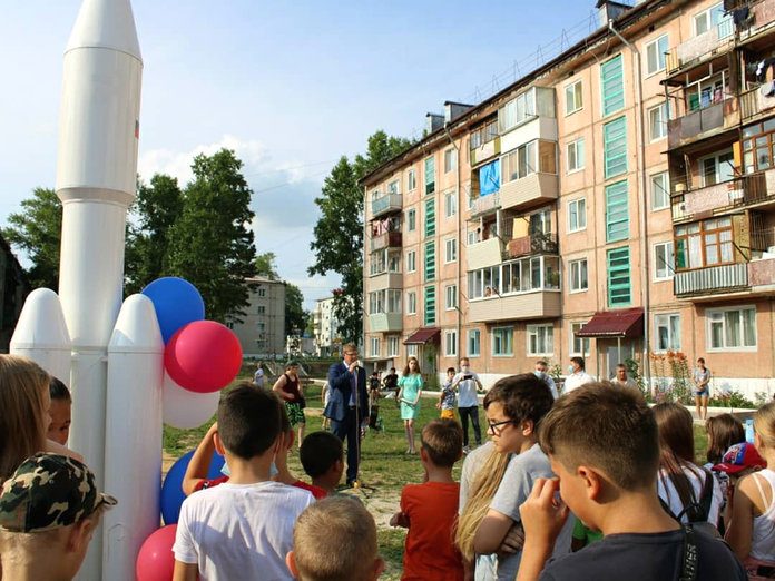 Дети космограда Циолковский получили в подарок «Лунную базу»