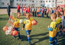 Известные в области футболисты планируют тренировать юных амурчан
