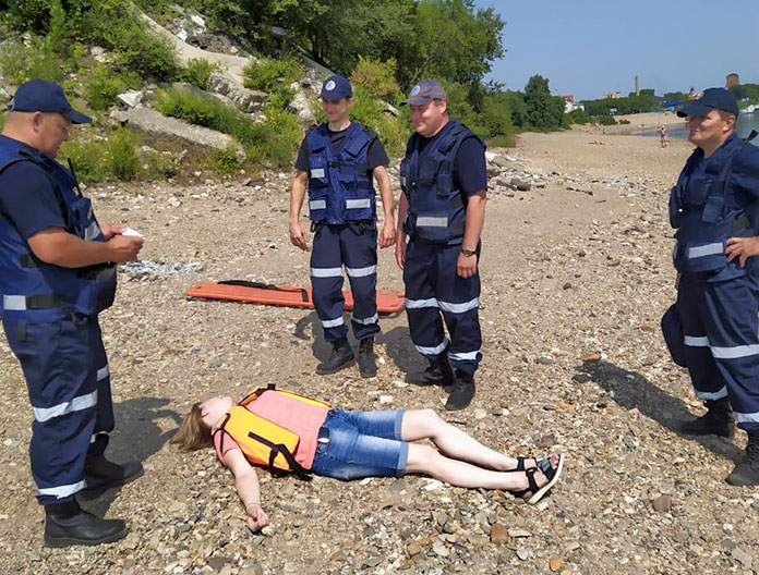 Амурские спасатели провели тренировку на воде