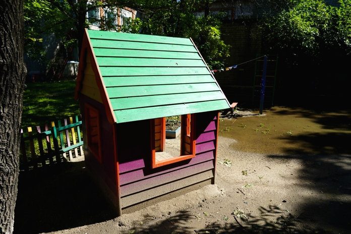 Территорию детского сада в Свободном вновь подтопило после ливней