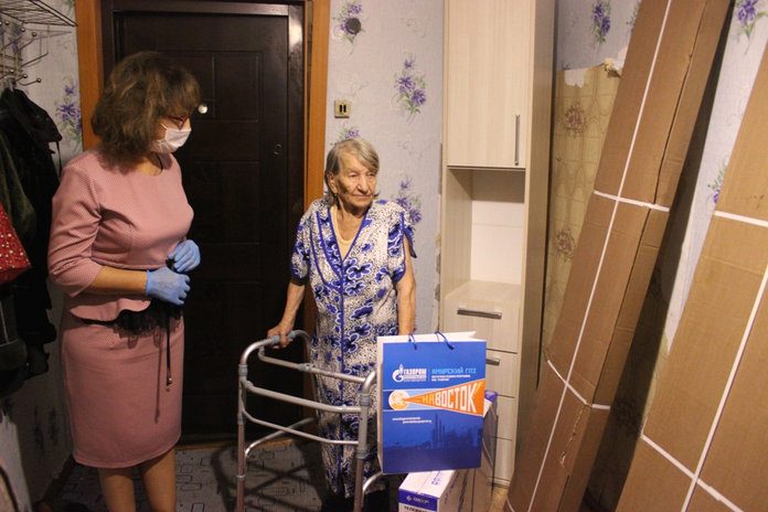 Ветеранам Великой Отечественной войны из Свободненского района дарят бытовую технику и мебель