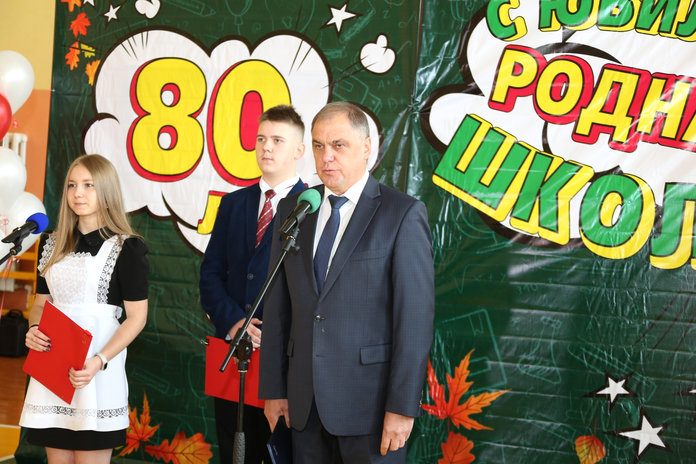 Новый спорткомплекс подарила школе посёлка Ерофей Павлович Забайкальская железная дорога