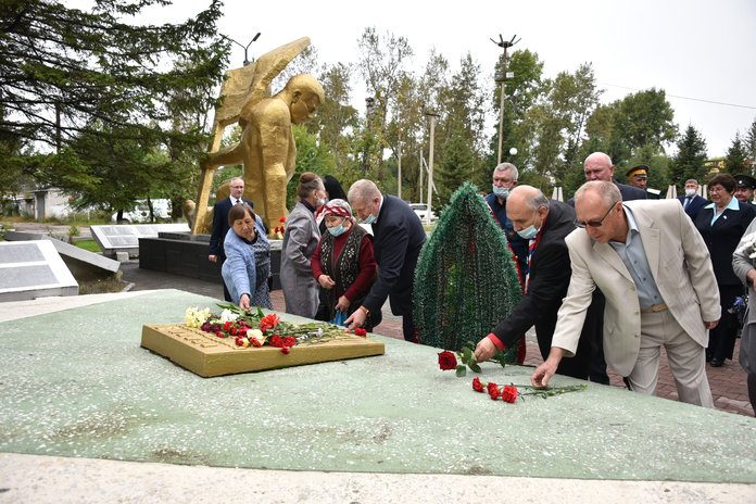 Свободненцы почтили память павших во Второй мировой войне на Мемориале Славы