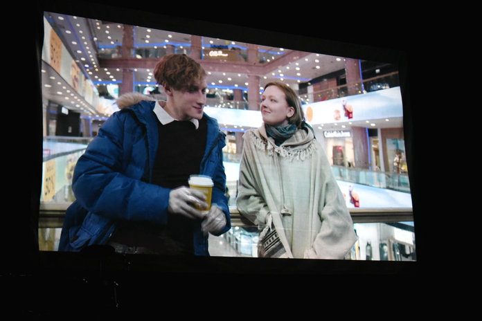 За лучший фильм на фестивале уличного кино свободненцы голосовали фонариками