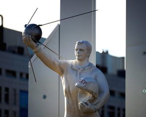 На космодроме «Восточный» открыли первый в Амурской области ростовой монумент Юрия Гагарина