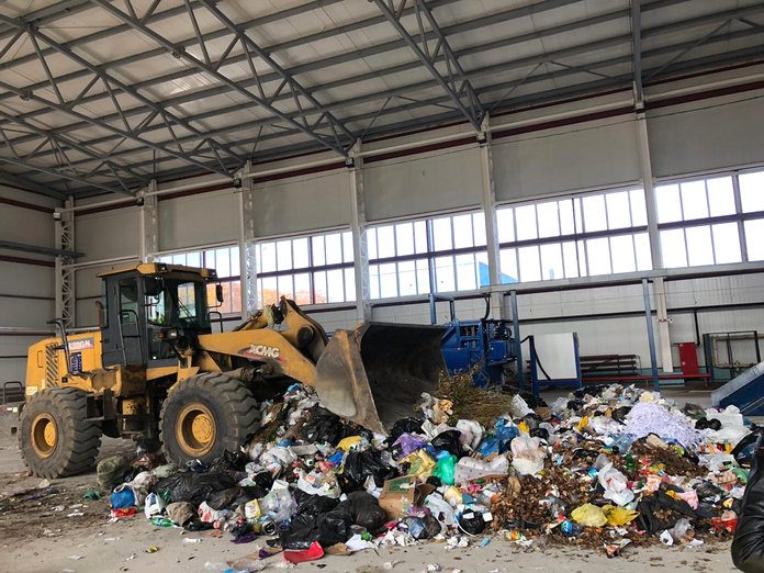 В Приамурье запустили завод по переработке мусора