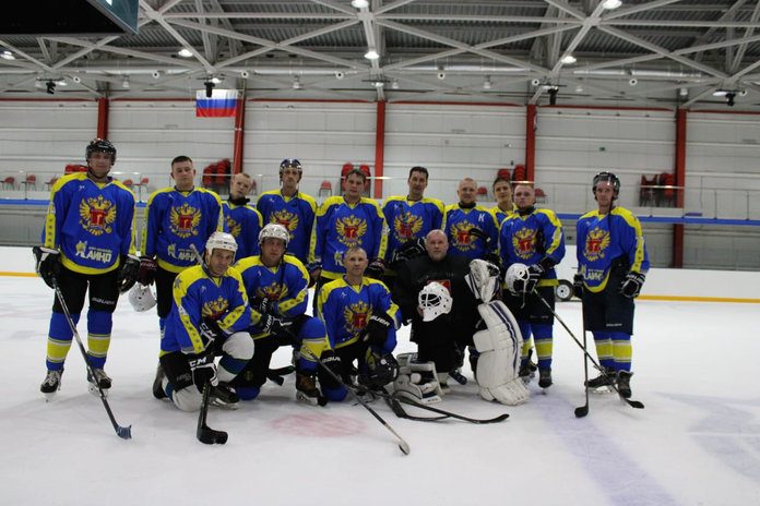 Хоккейный клуб «Свободный» победно открыл сезон
