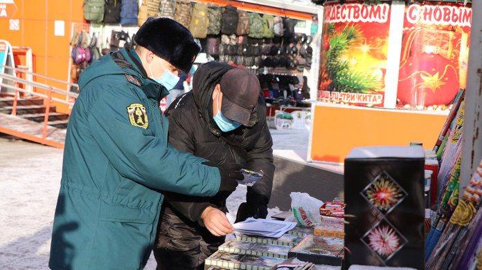 По местам продажи новогодней пиротехники в Приамурье проводят рейды