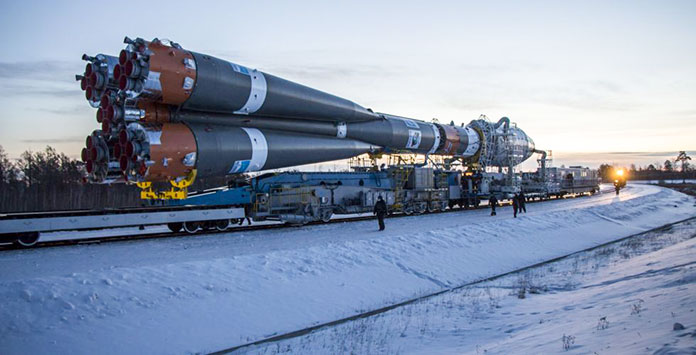 Ракета-носитель «Союз-2.1б» установлена на стартовый стол космодрома «Восточный»