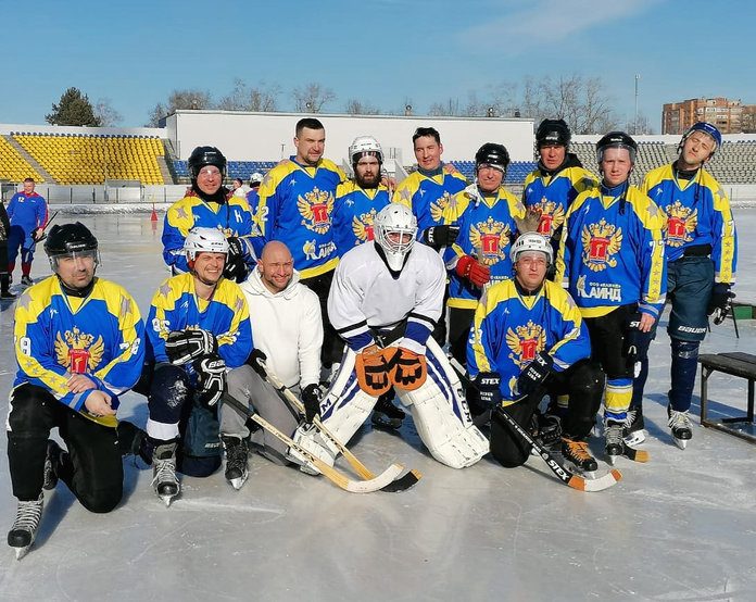 Команда Свободного стала победителем соревнований по хоккею с мячом на областной спартакиаде