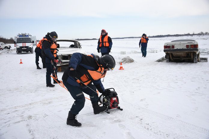 На льду Зеи около Свободного прошла масштабная спасательная операция
