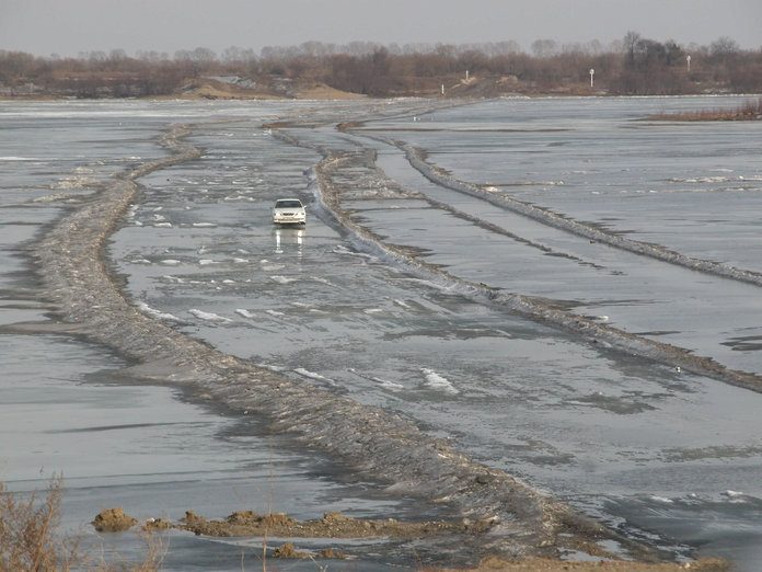 Закрыта ледовая переправа на реке Зея между Свободным и посёлком Введеново