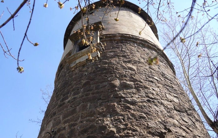 Колодец 100 метров. Чистка башни. Шахта колодца. Башня 1916 года. Кумыш башни для чистки воды.