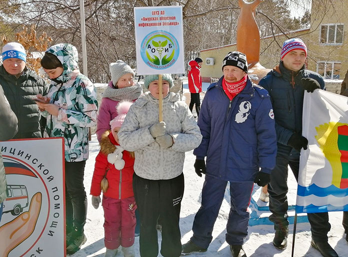 Амурские медики соревновались на лыжне
