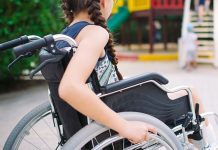 Родители недееспособных инвалидов с детства получат доплату к пенсии
